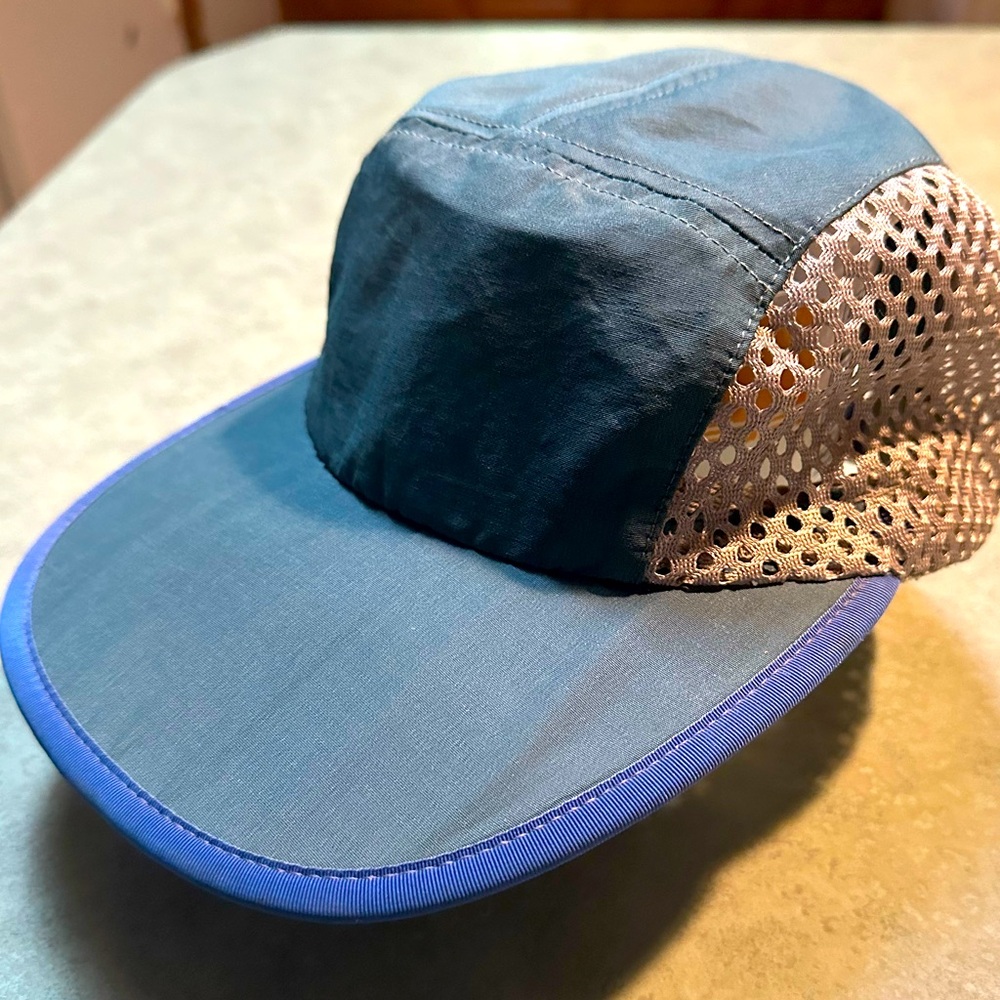 Patagonia vintage 90’s unisex duckbill hat.